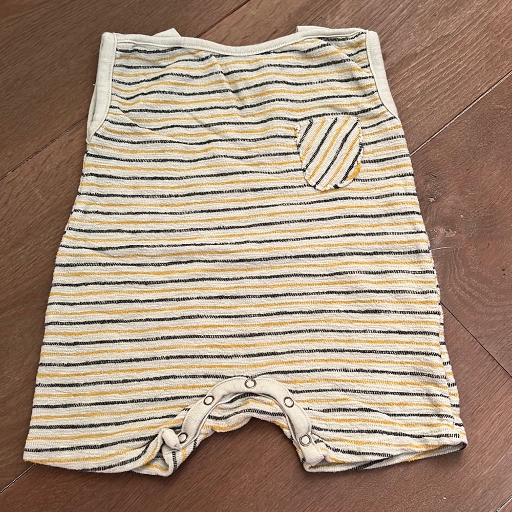 Nico Nico terry romper size 6-9 months